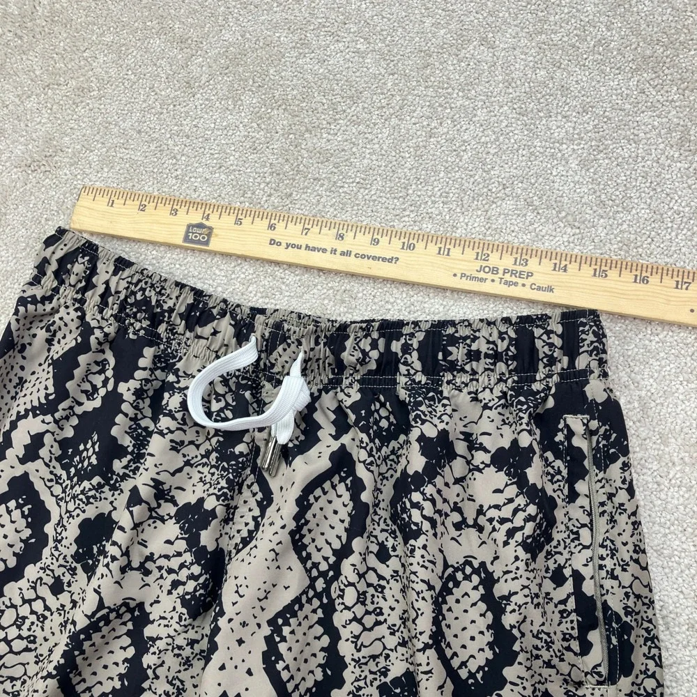 Cove Mens 36 Hybrid Performance Beige Black Snakeskin Print 5in Inseam